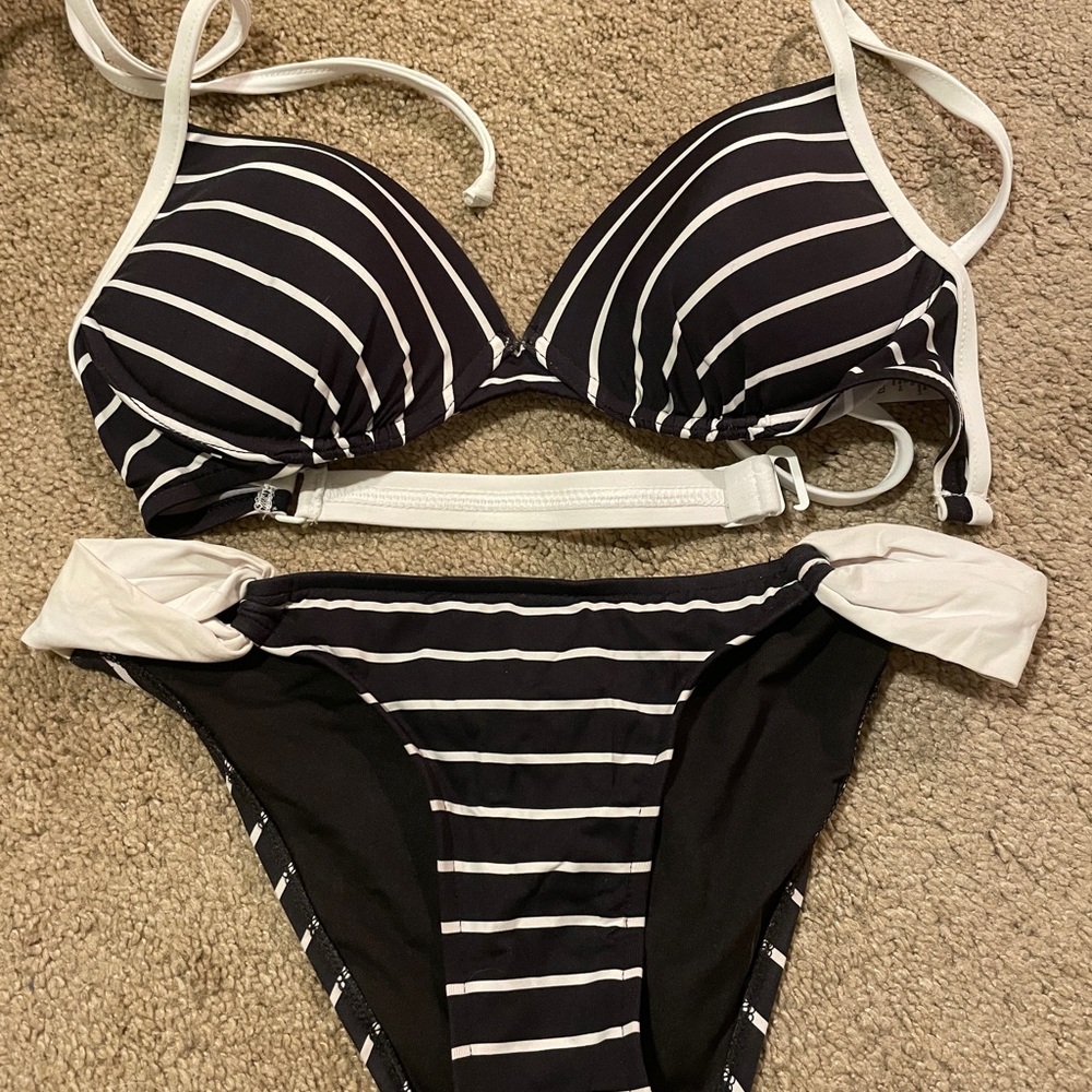 Venus bikini